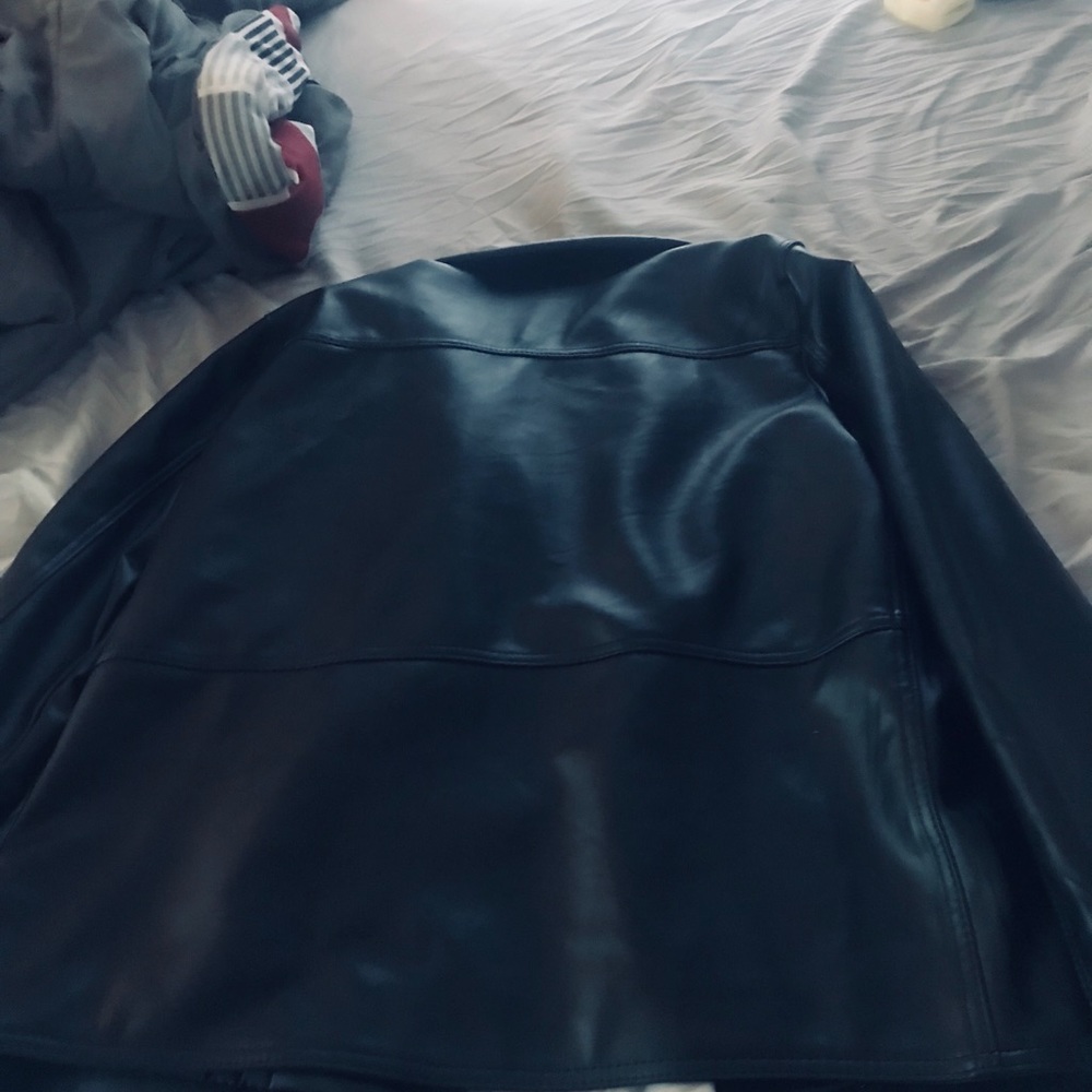 Leather jacket - Picture 5 of 6